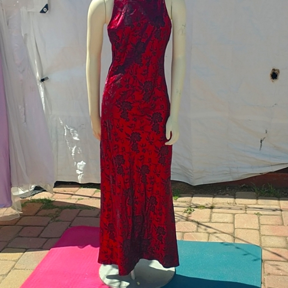 Dress - Picture 2 of 6